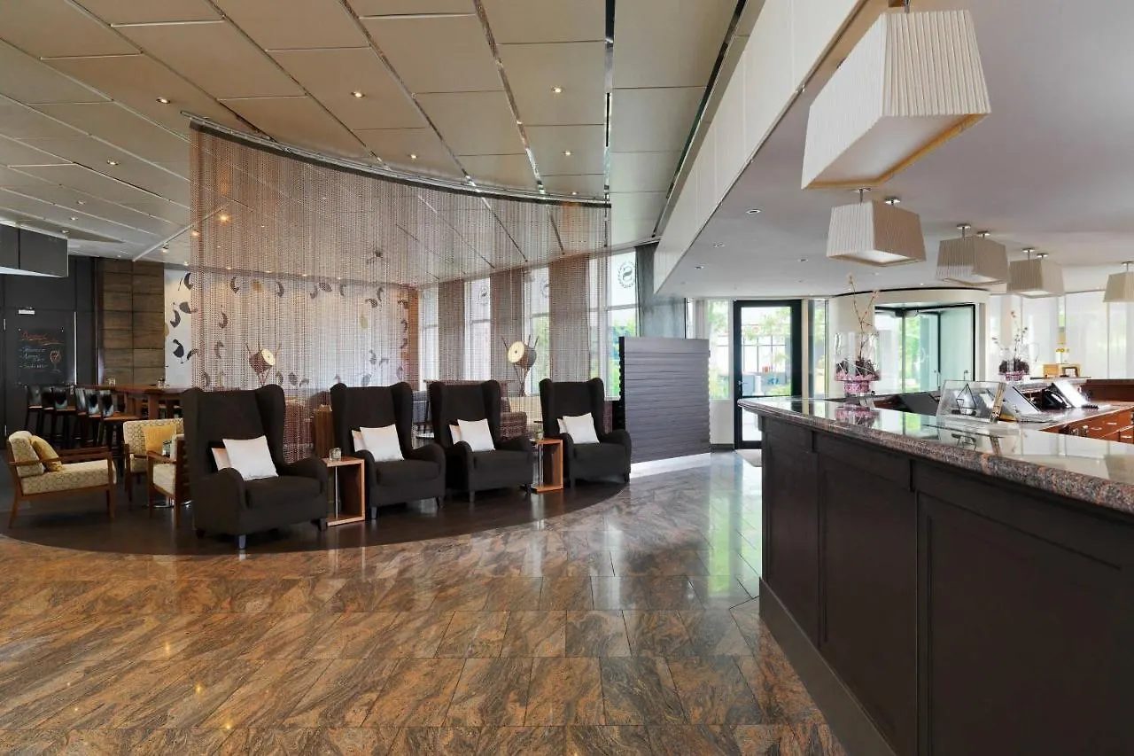Отель Sheraton Muenchen Westpark Hotel