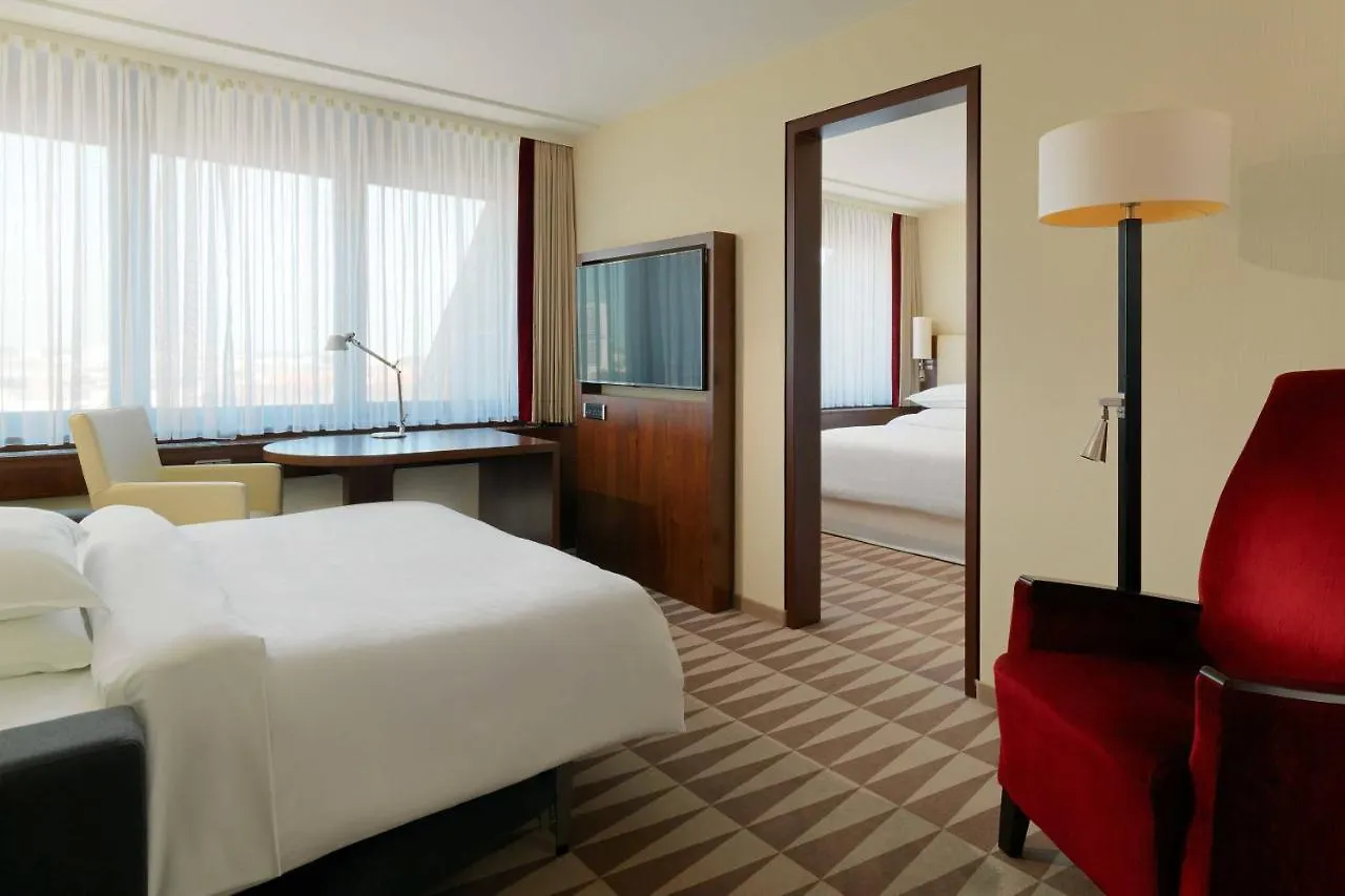 Отель Sheraton Muenchen Westpark Hotel  4*, Мюнхен