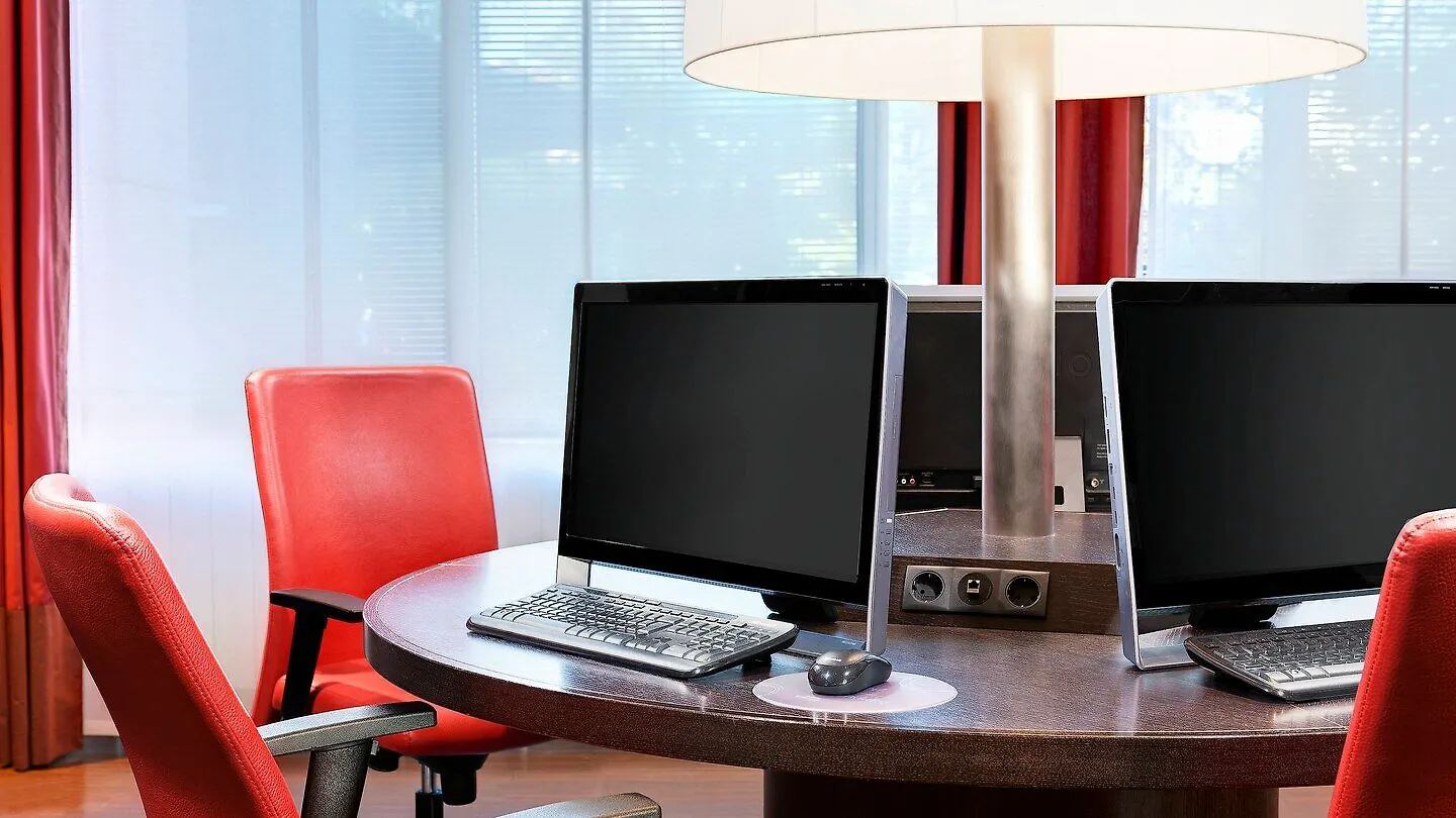Отель Sheraton Muenchen Westpark Hotel   Мюнхен